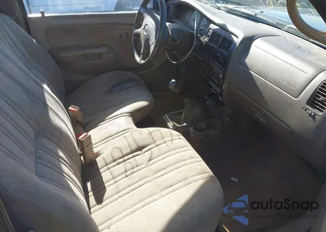 2001 Toyota Tacoma z USA, uszkodzony, nr VIN 5TENL42N51Z718190